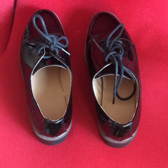 Patent non leather black shoes with chunky soles - Picture 3 of 7